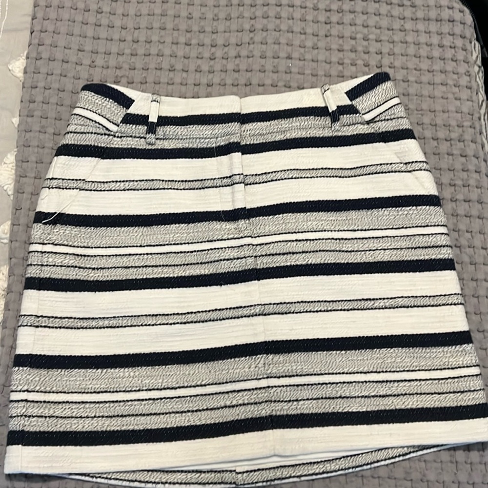 Loft skirt like brand new